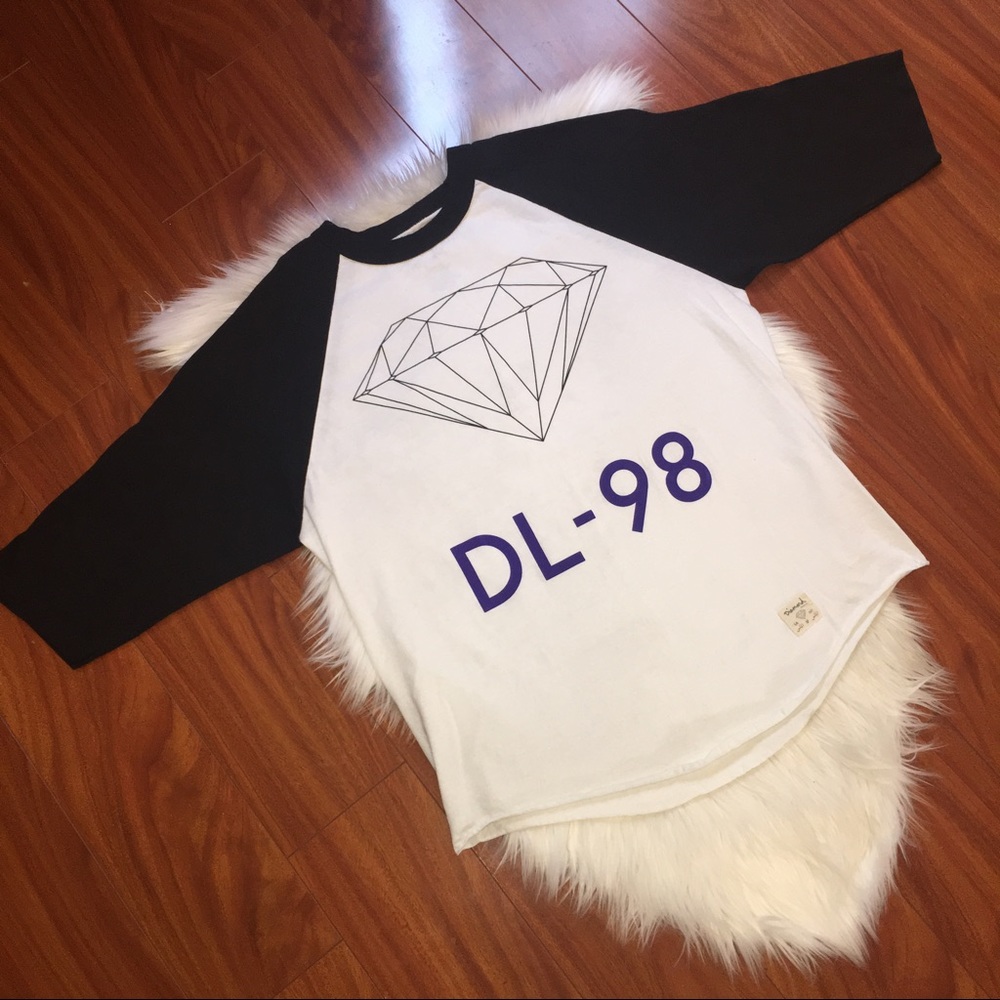 ❌SOLD❌ MENS Diamond Life Baseball Tee