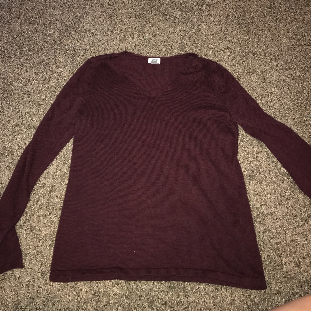 maroon v-neck sweater! only worn twice