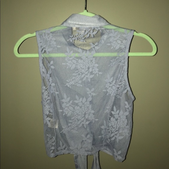 front tying button up sleeveless blouse - Picture 2 of 5