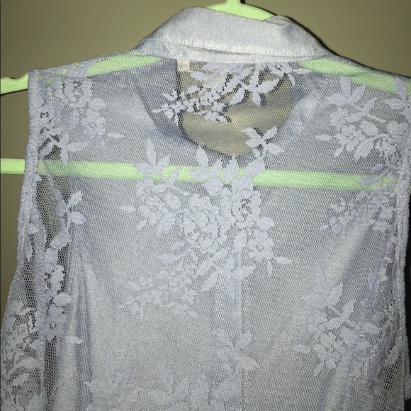 front tying button up sleeveless blouse - Picture 3 of 5