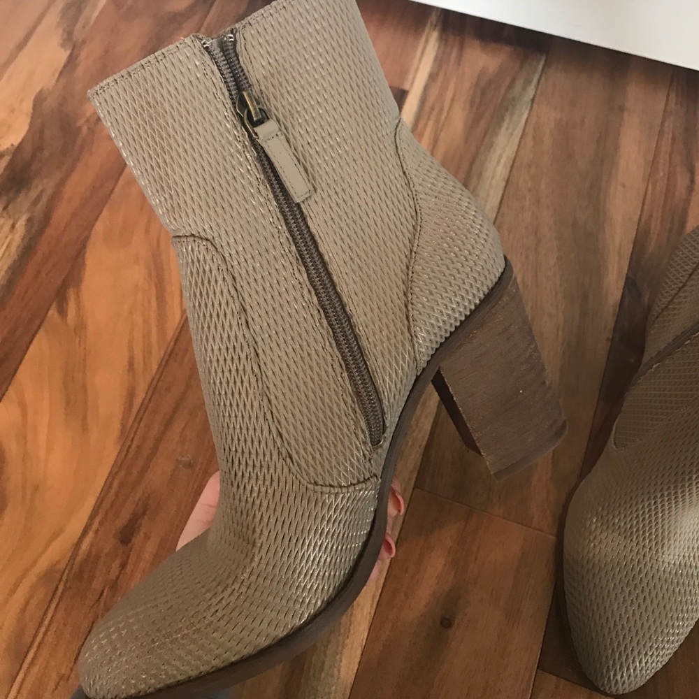 Hinge booties - Picture 2 of 4