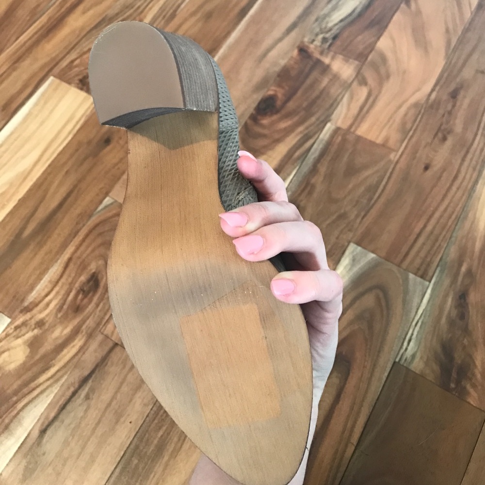 Hinge booties - Picture 4 of 4