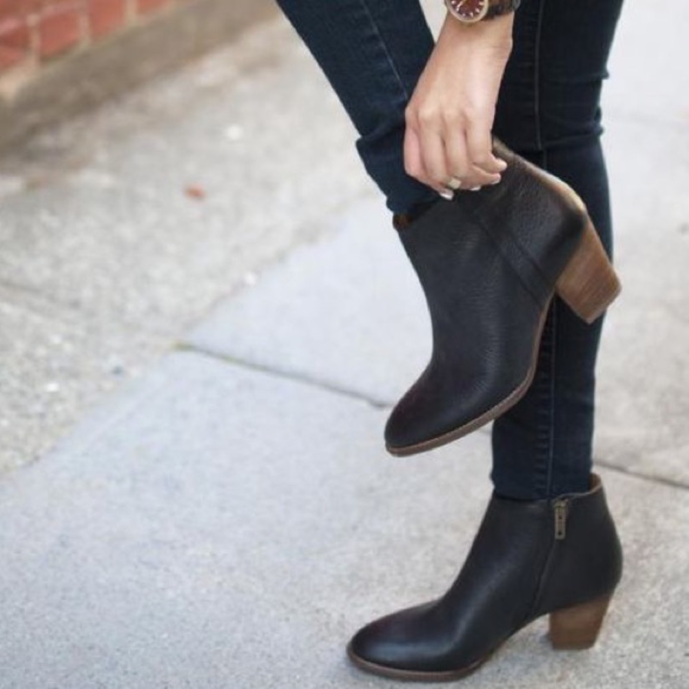 Madewell Billie boot in black leather
