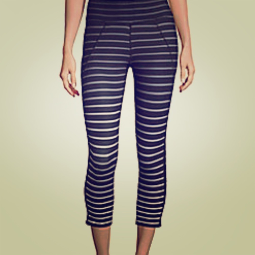 Betsey Johnson Performance ombré striped Leggings