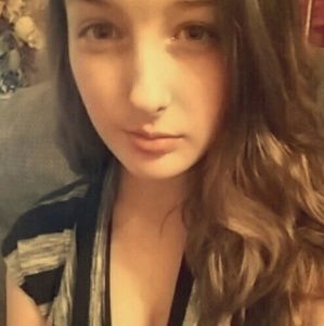 Meet your Posher, Cassandra