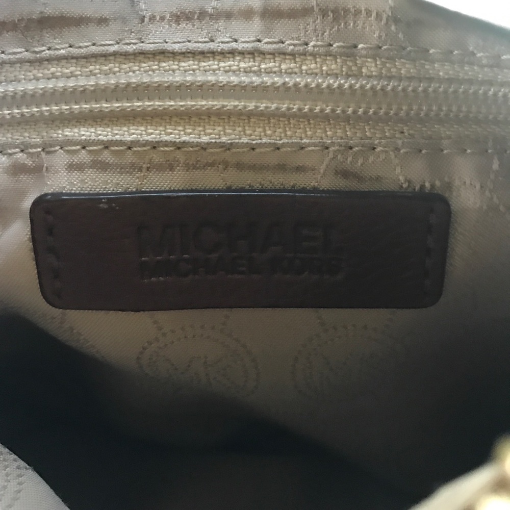 Michael Kors Signature cross-body bag - Picture 3 of 4