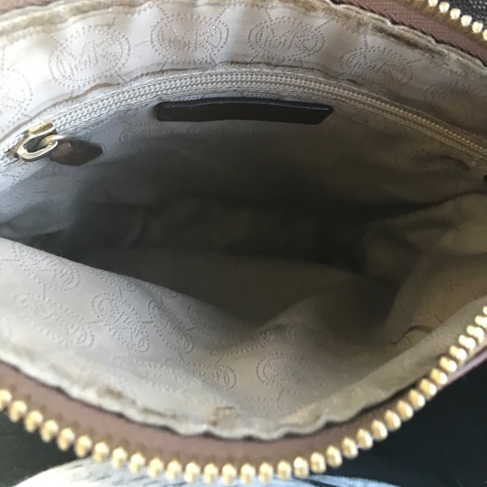 Michael Kors Signature cross-body bag - Picture 4 of 4