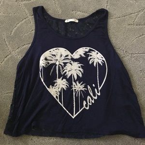 Short blue tank.💙