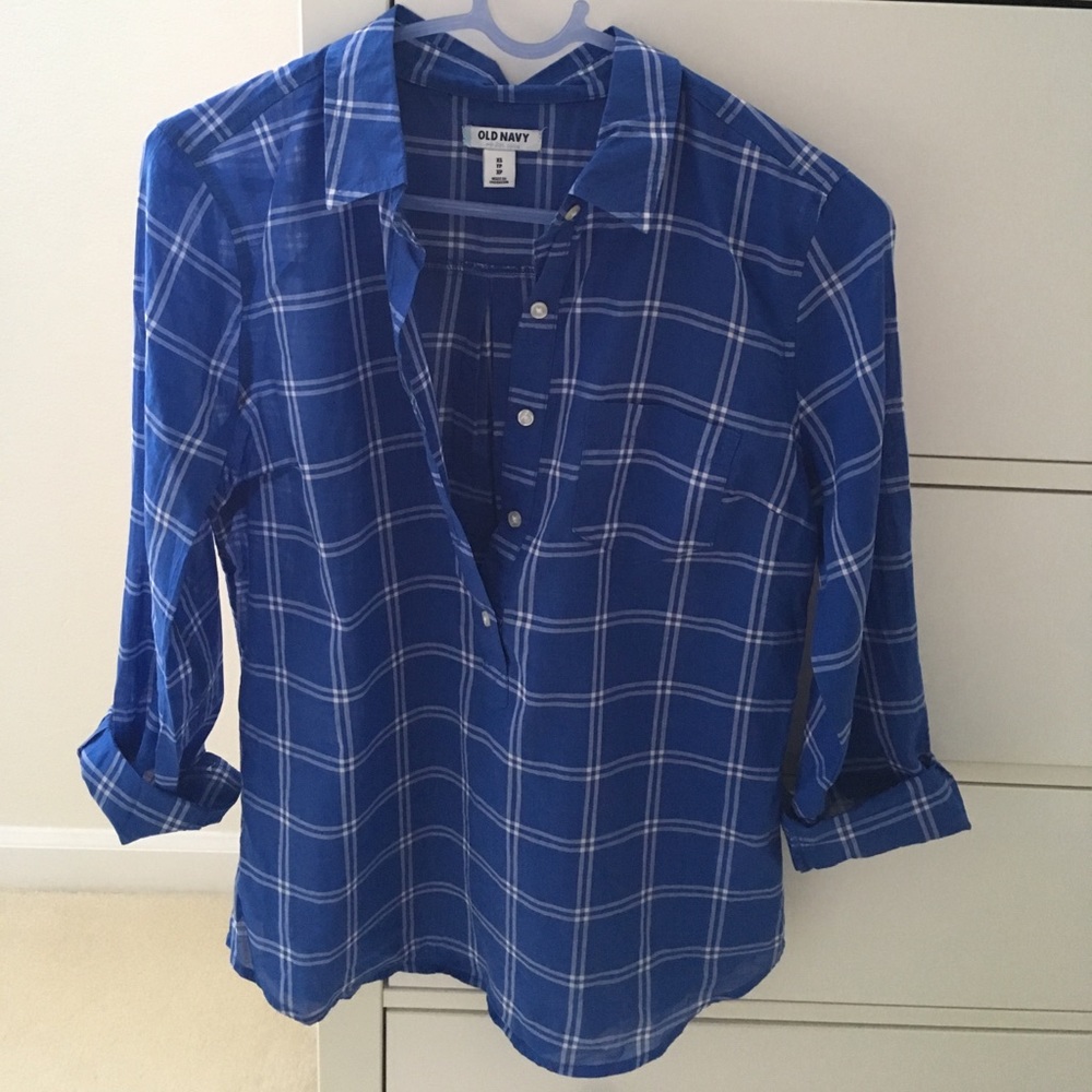 Cute lightweight plaid top
