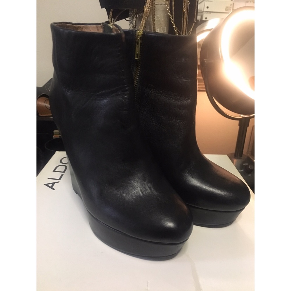 ***SALE*** Aldo Miggins Wedges