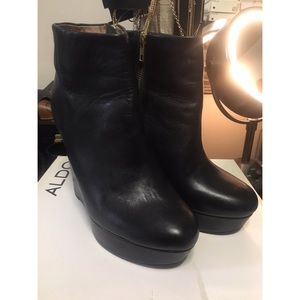 ***SALE*** Aldo Miggins Wedges