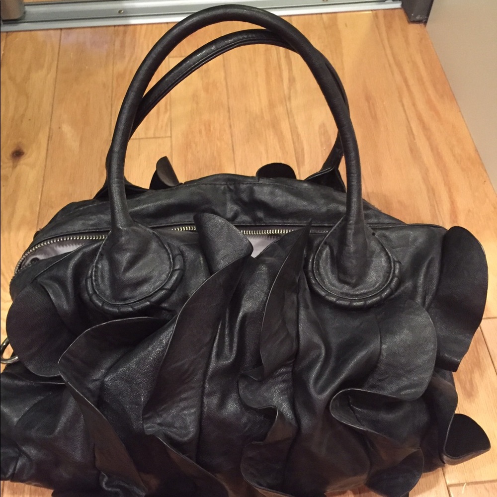 Steve Madden ruffled bag