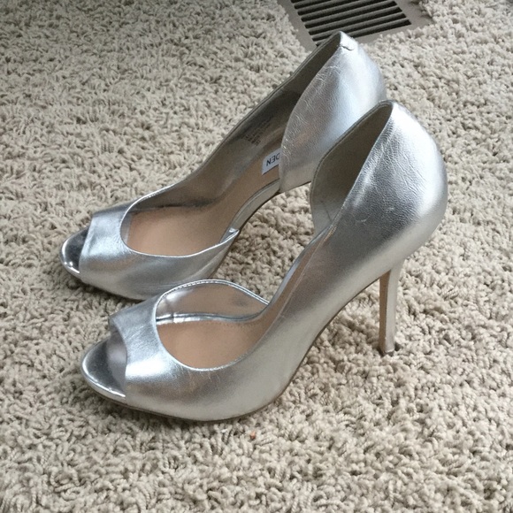 Silver 4 inch Steve Madden heels - Picture 2 of 3