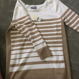 Brown and white mid sleeve