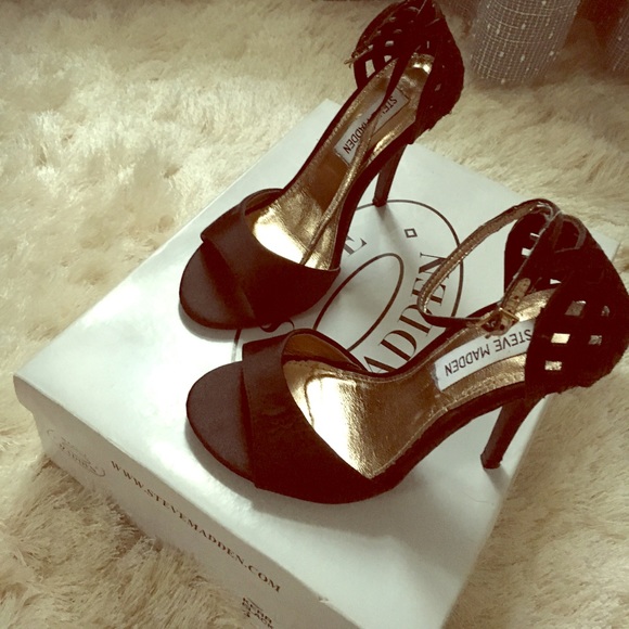 NEW Steve Madden caged heel Sandals - Picture 1 of 3