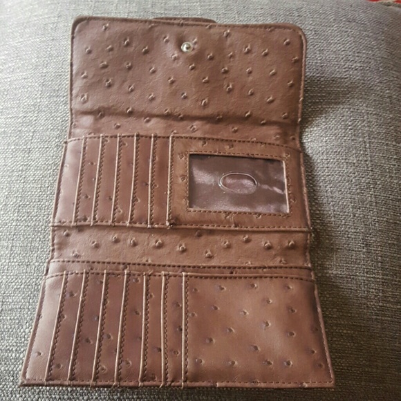 Guess Wallet - Picture 2 of 3