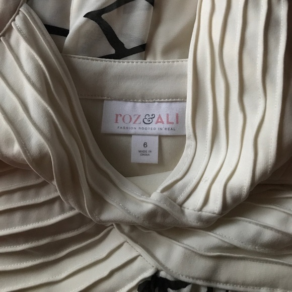 Dress - Picture 3 of 3