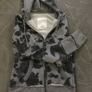 Black and grey aéropostale jacket😊