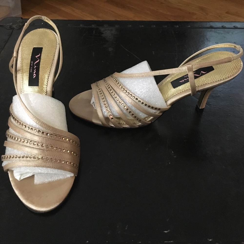 Nina Satin Heels!❤️ Great condition!!