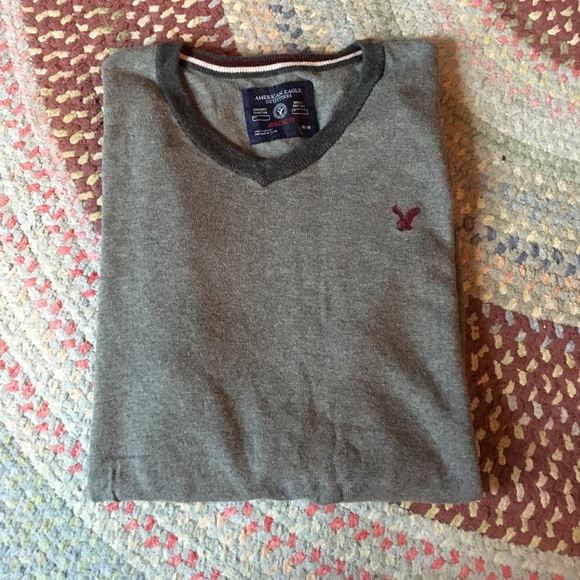 Gray American Eagle Sweater Size Medium - Picture 1 of 2