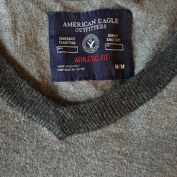 Gray American Eagle Sweater Size Medium - Picture 2 of 2