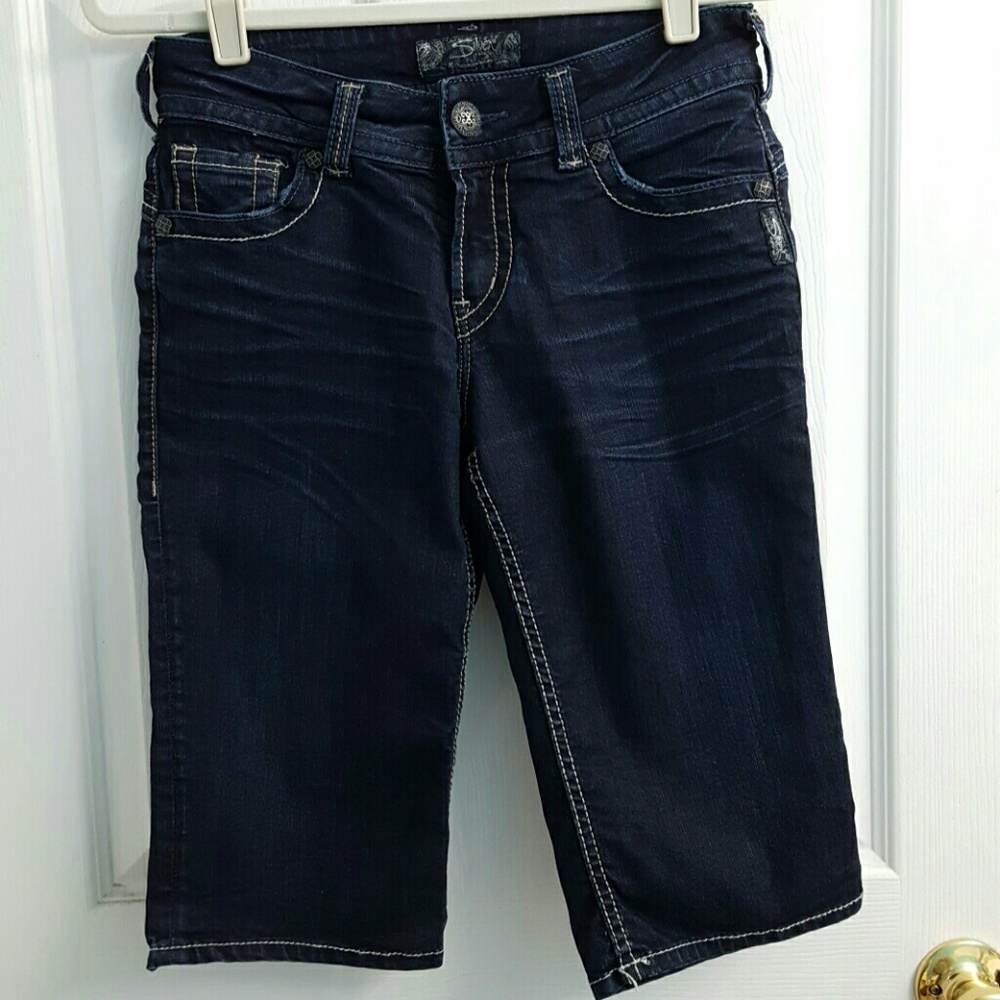 Dark wash Silver Jean's Suki bermuda shorts