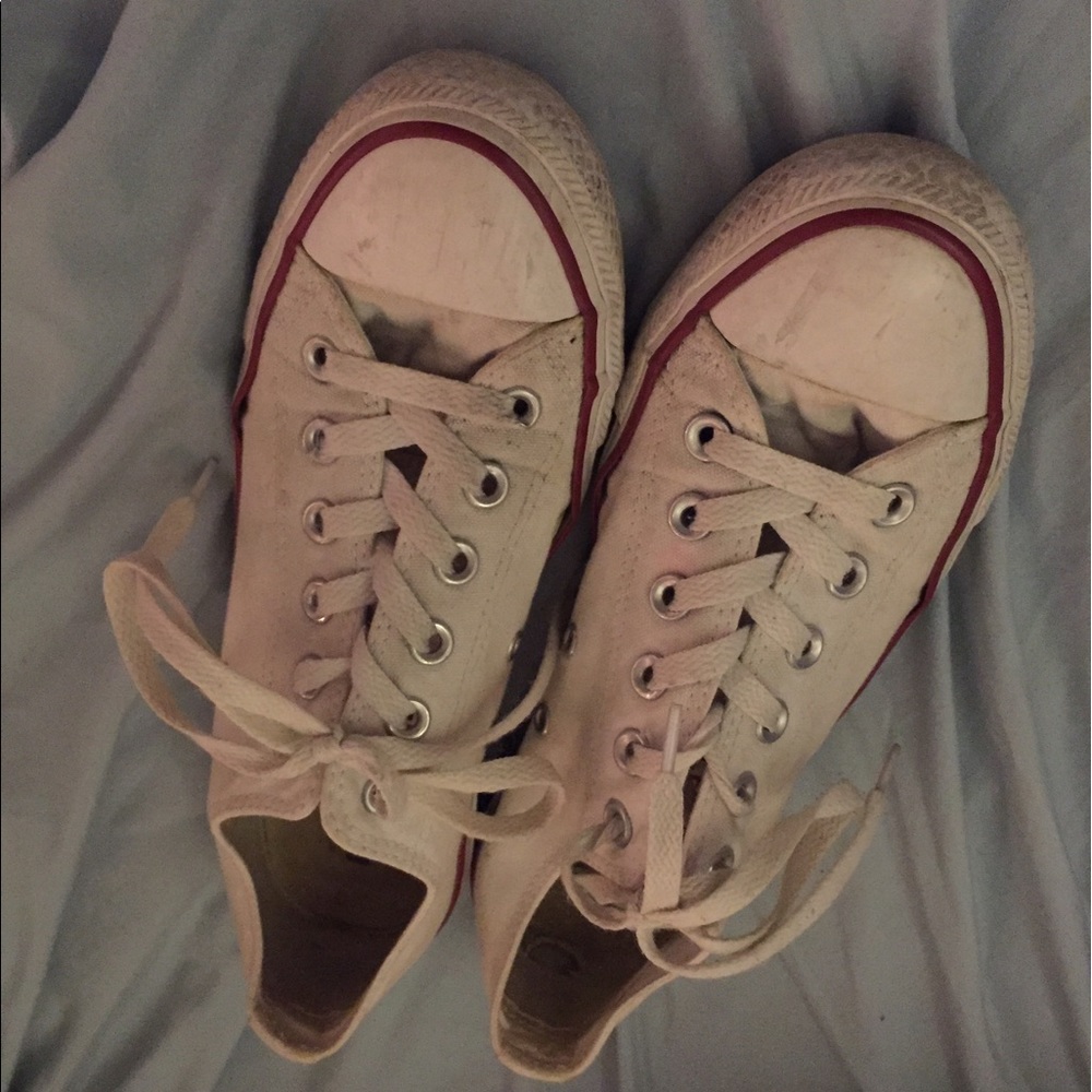 White lowtop Converse