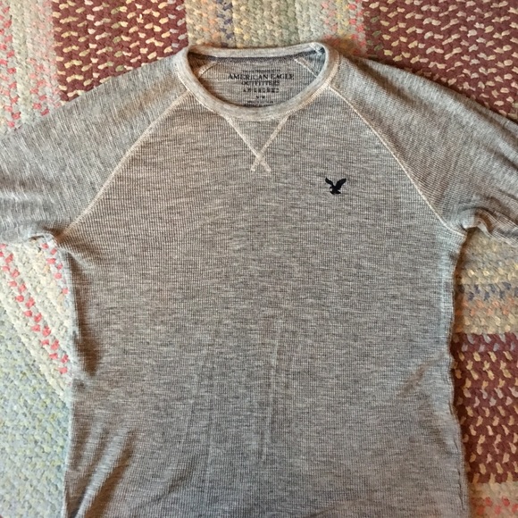 Gray American Eagle Sweater Size Medium - Picture 1 of 2