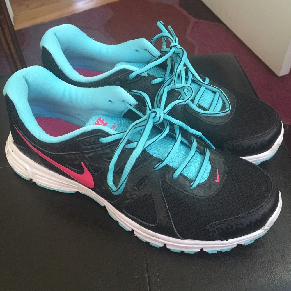 Black turquoise Nike sneakers 9.5 women