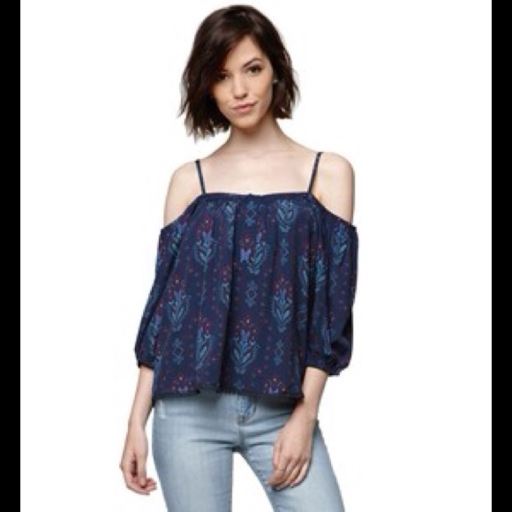 House of Harlow Cold Shoulder Top