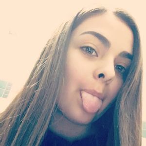 Meet your Posher, Senaya