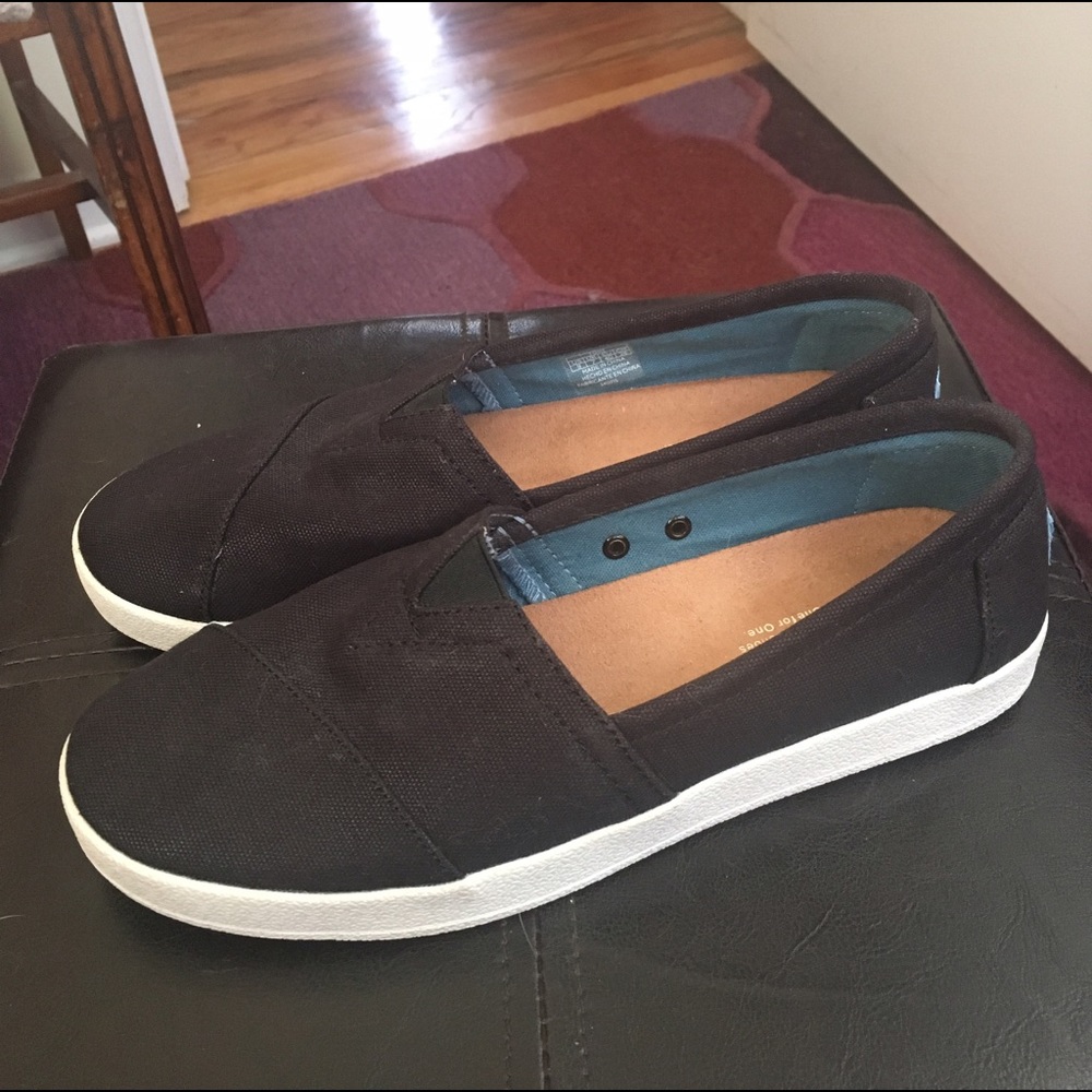 Toms Avalon slip-on sneaker shoe size 9 women