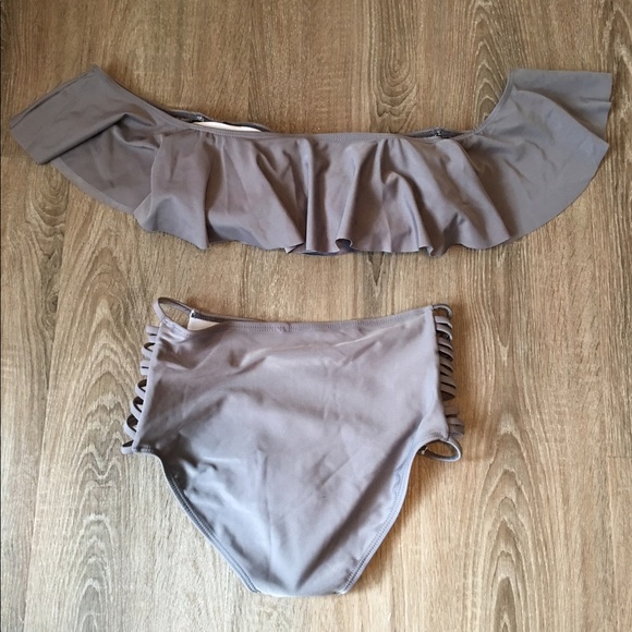 🚨1 small left push up bandeau ruffled/high waist - Picture 3 of 8