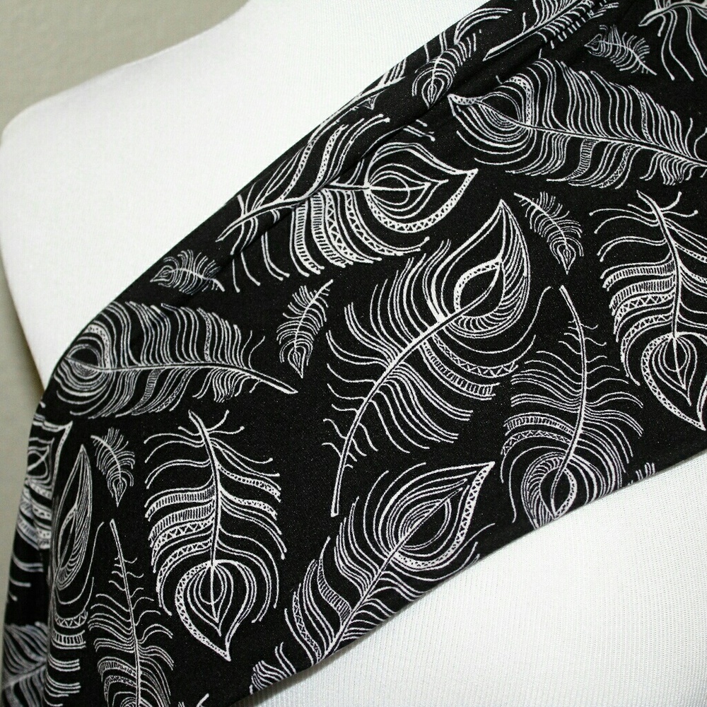 Feather Print Plus Size Leggings