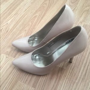 Nude Pointy Pumps