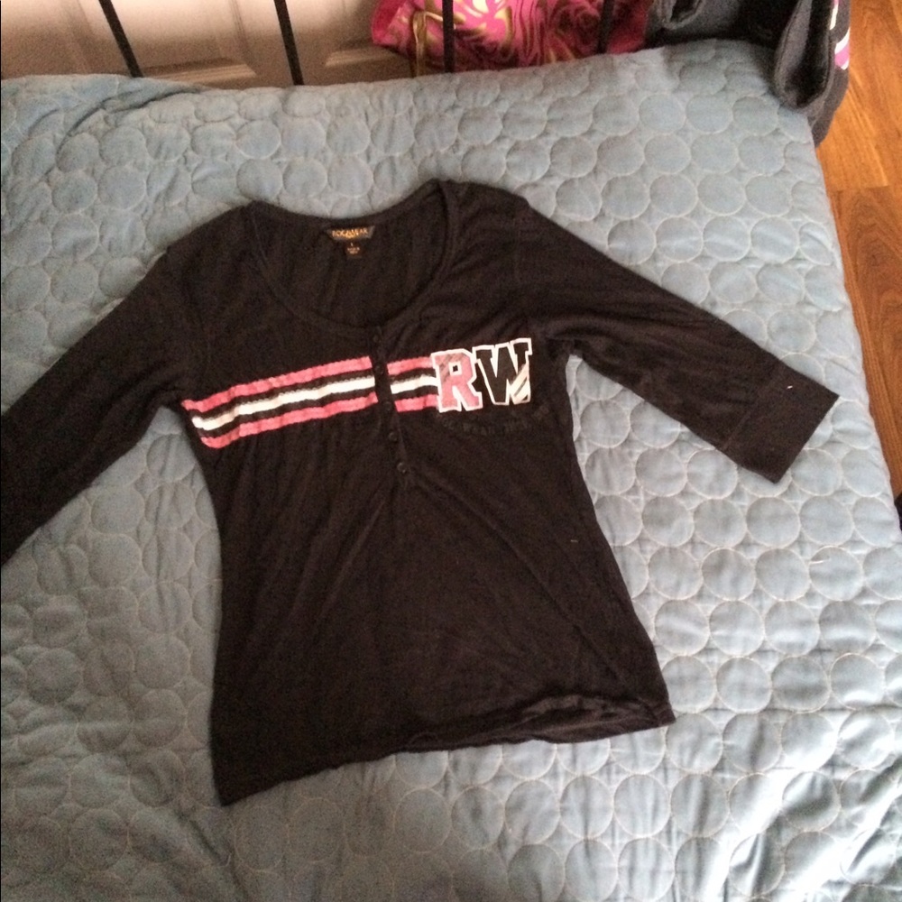 Half sleeve Rocawear shirt