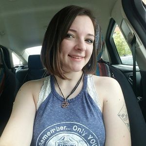Meet your Posher, Lauren