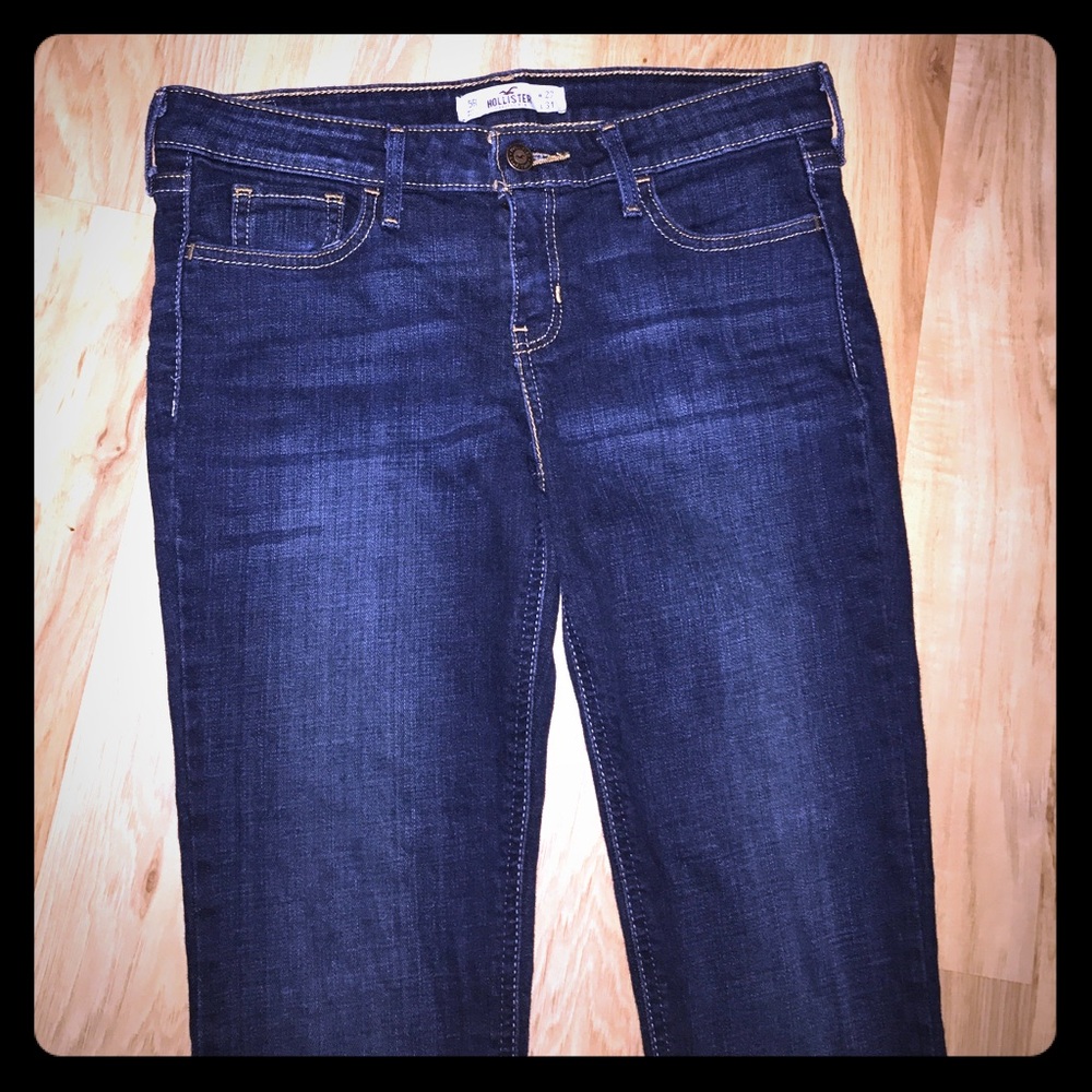Size 5 dark wash Hollister skinny jeans