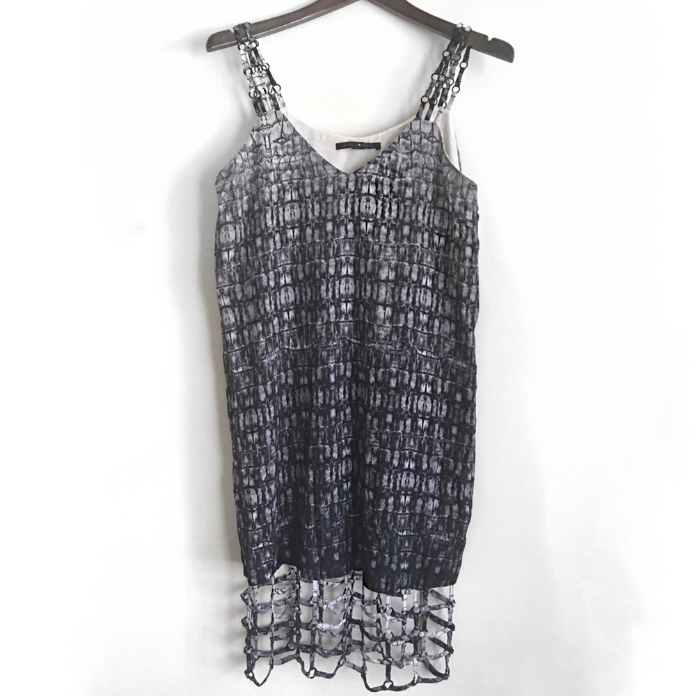 Sleeveless printed dress