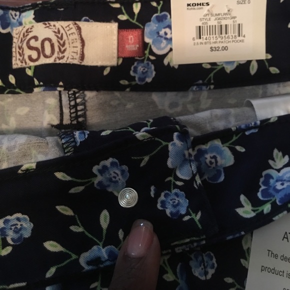 SO DENIM SHORTS - NWT - Picture 3 of 3