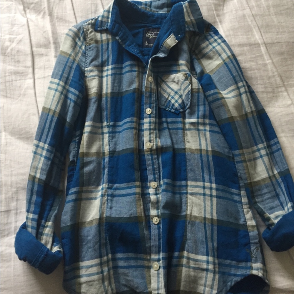 Plaid blue long sleeve button up shirt