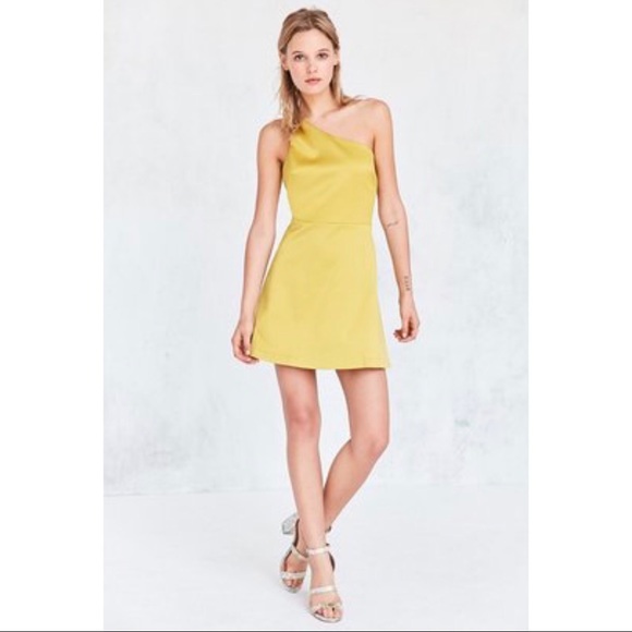UO Silence & Noise Sunbeam One Shoulder Dress - Picture 2 of 8