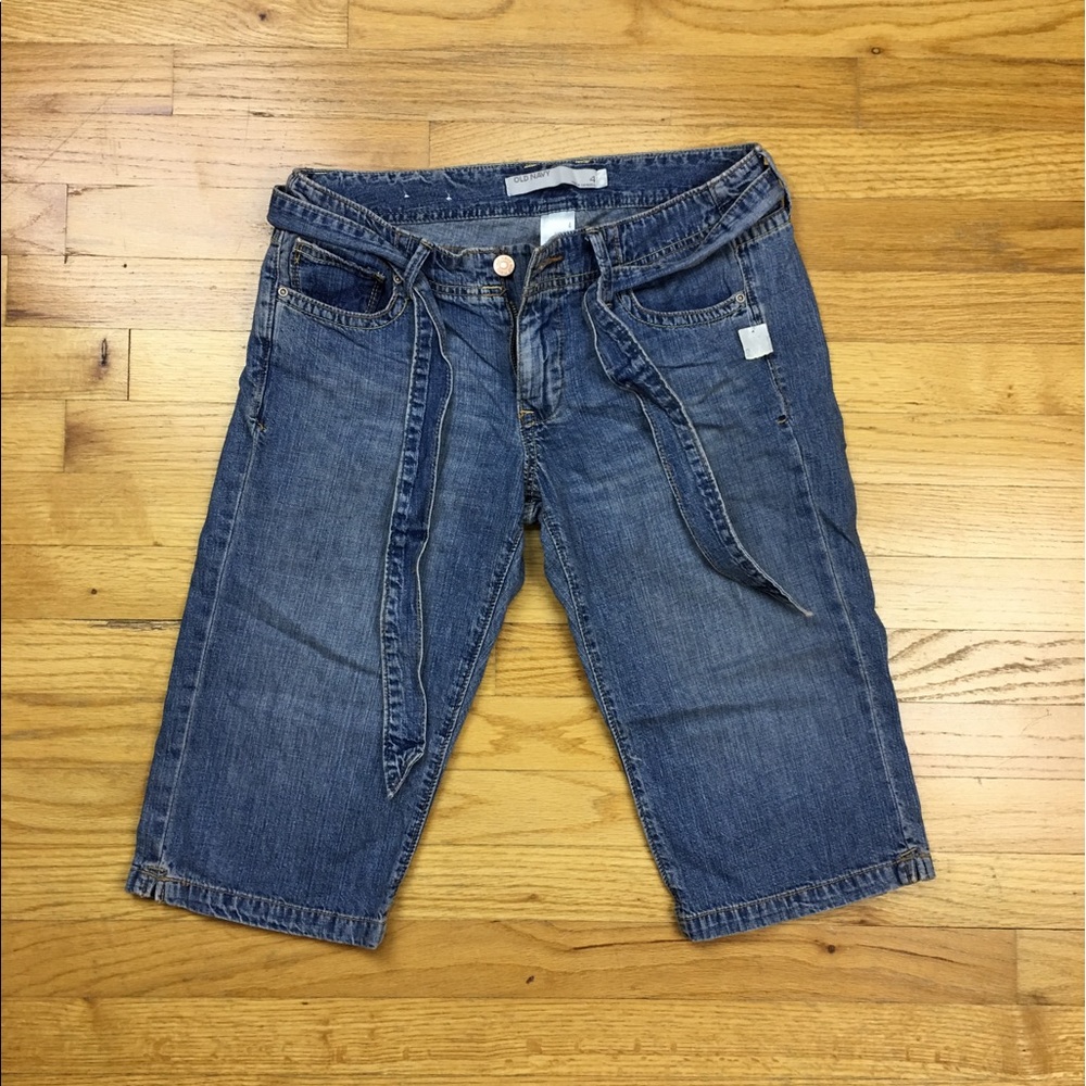 ⚜️ Old Navy Mid Rise Bermuda Shorts