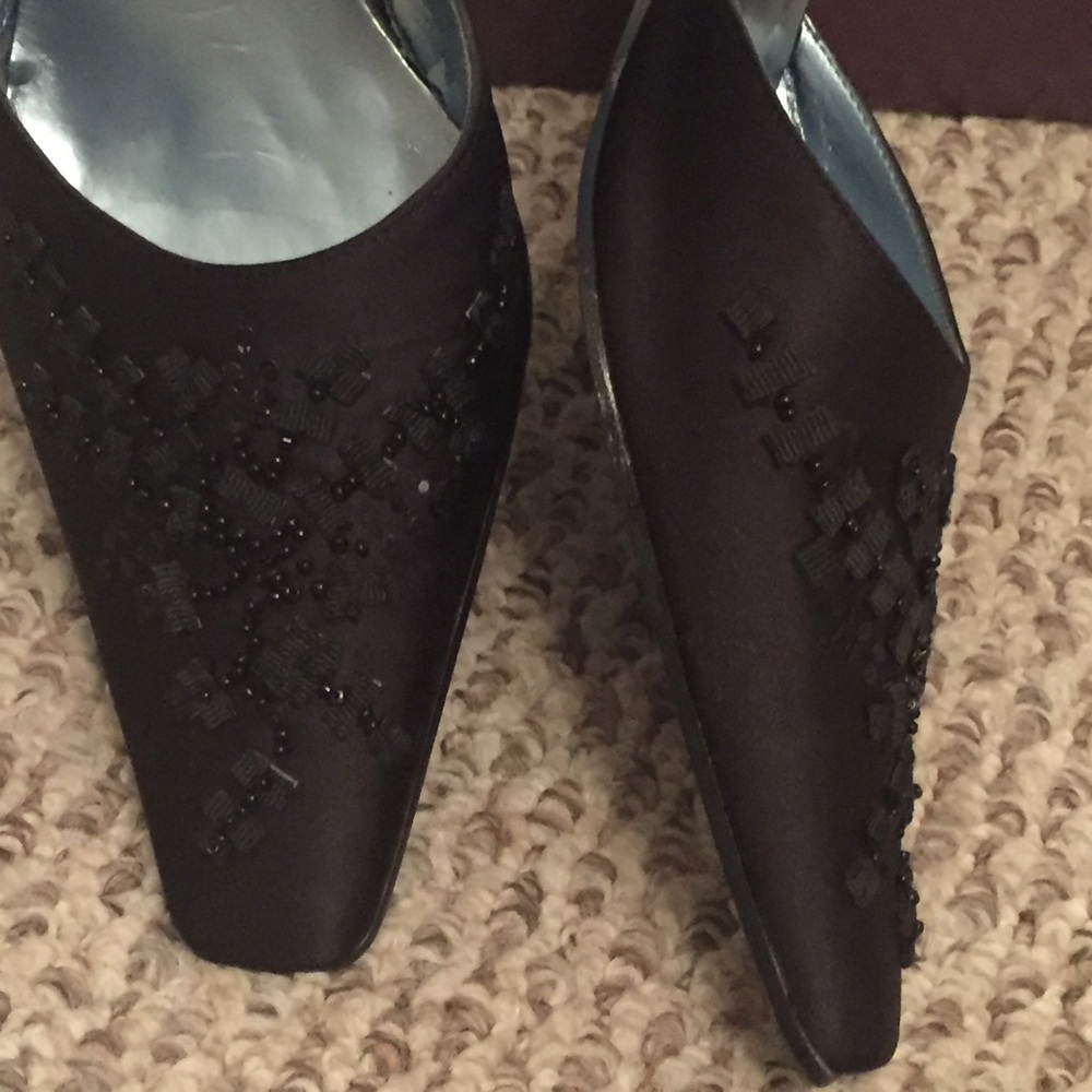 OPEN BACK HEELS WITH SEQUINS!  SZ 8.5