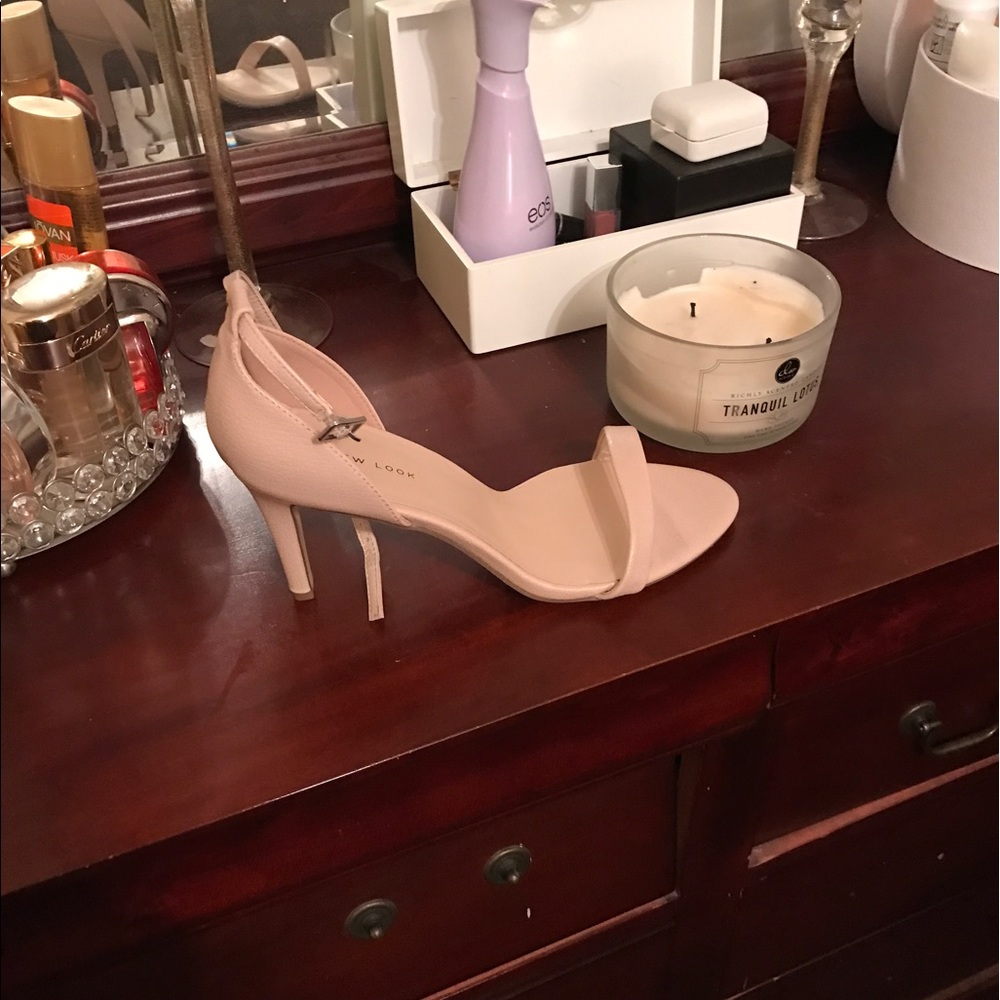 New Look!  Women Shoes Nude Heels (No Returns!)