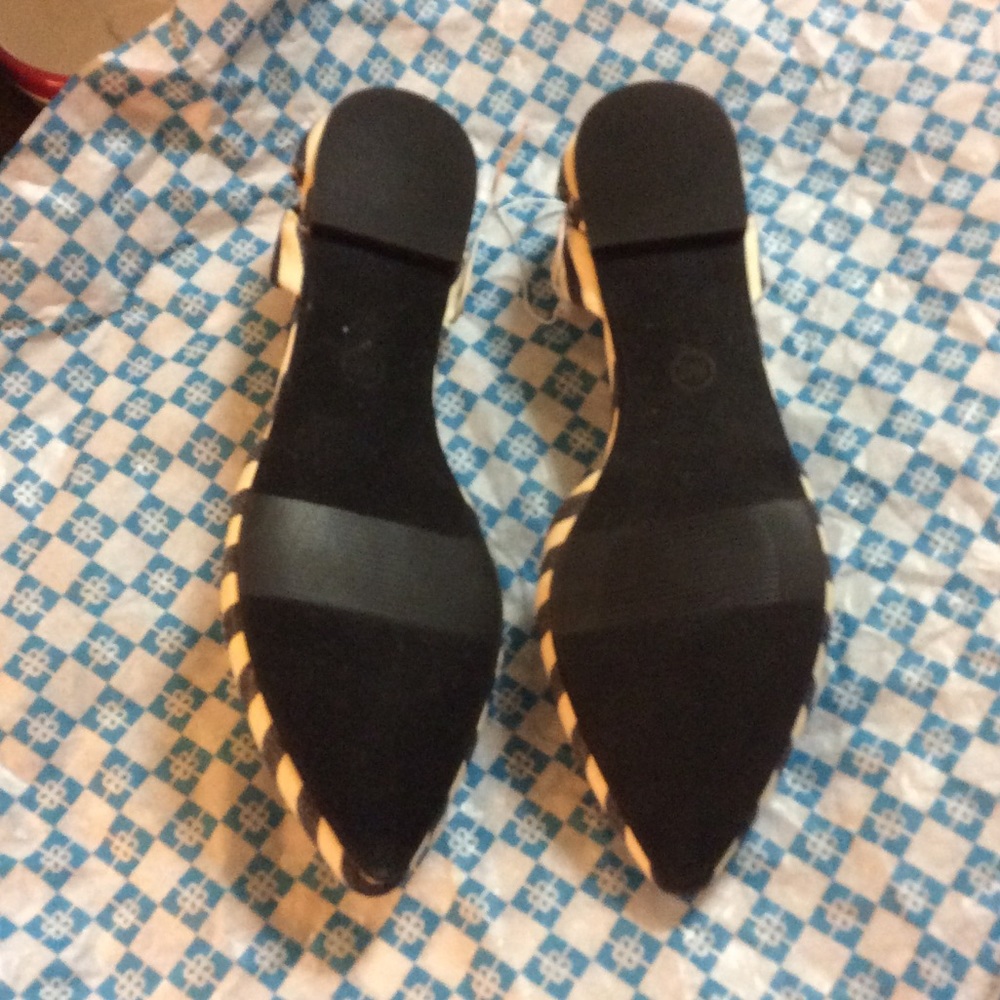 💥Merona💥 Pointy flats💥Cream & Navy💥 - Picture 3 of 8