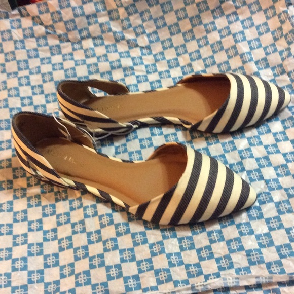 💥Merona💥 Pointy flats💥Cream & Navy💥 - Picture 4 of 8