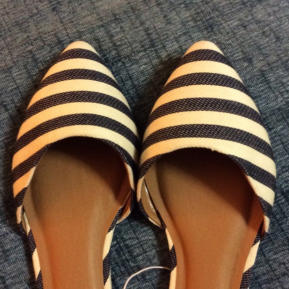 💥Merona💥 Pointy flats💥Cream & Navy💥 - Picture 8 of 8