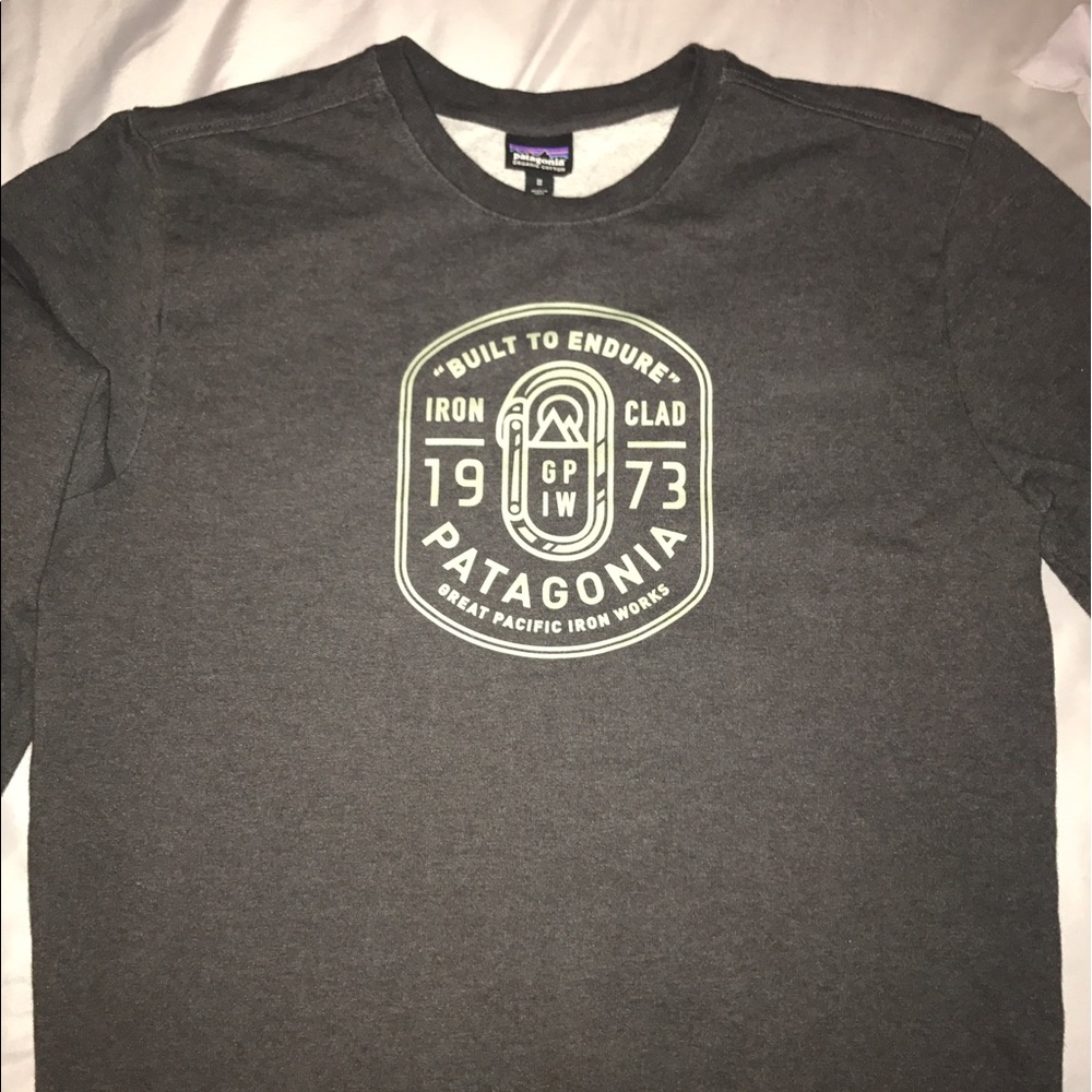Patagonia long sleeve sweatshirt