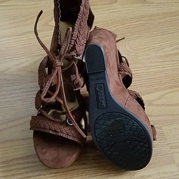 Carlos Santana wedges - Picture 2 of 4